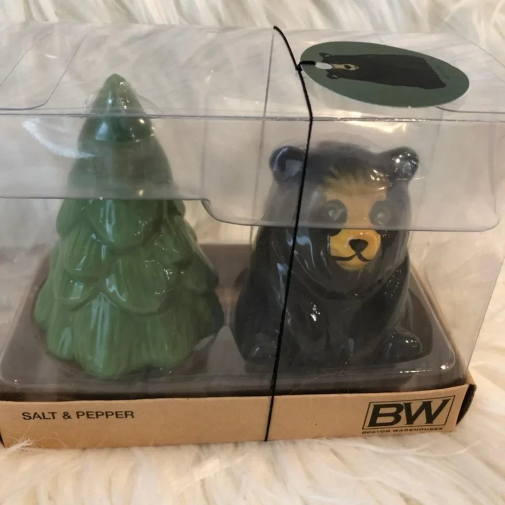 Boston Warehouse Black Bear & Pine Tree Shakers